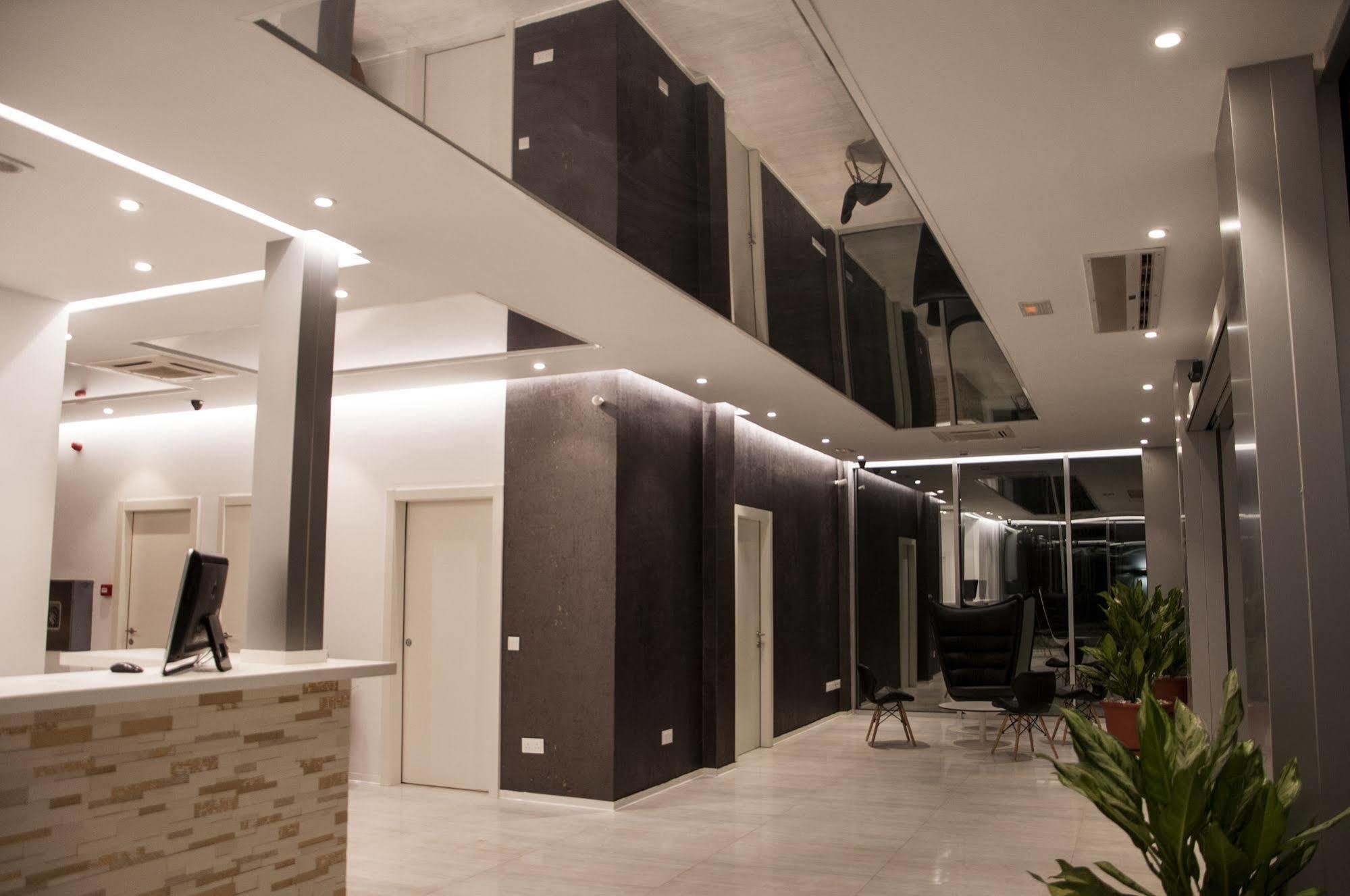 Sv Chrome Hotel Abuja Exterior foto